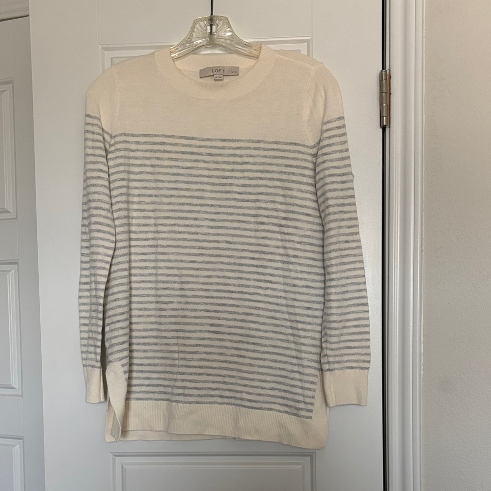 LOFT Sweater in Cream and Gray Stripes Petite Size Medium